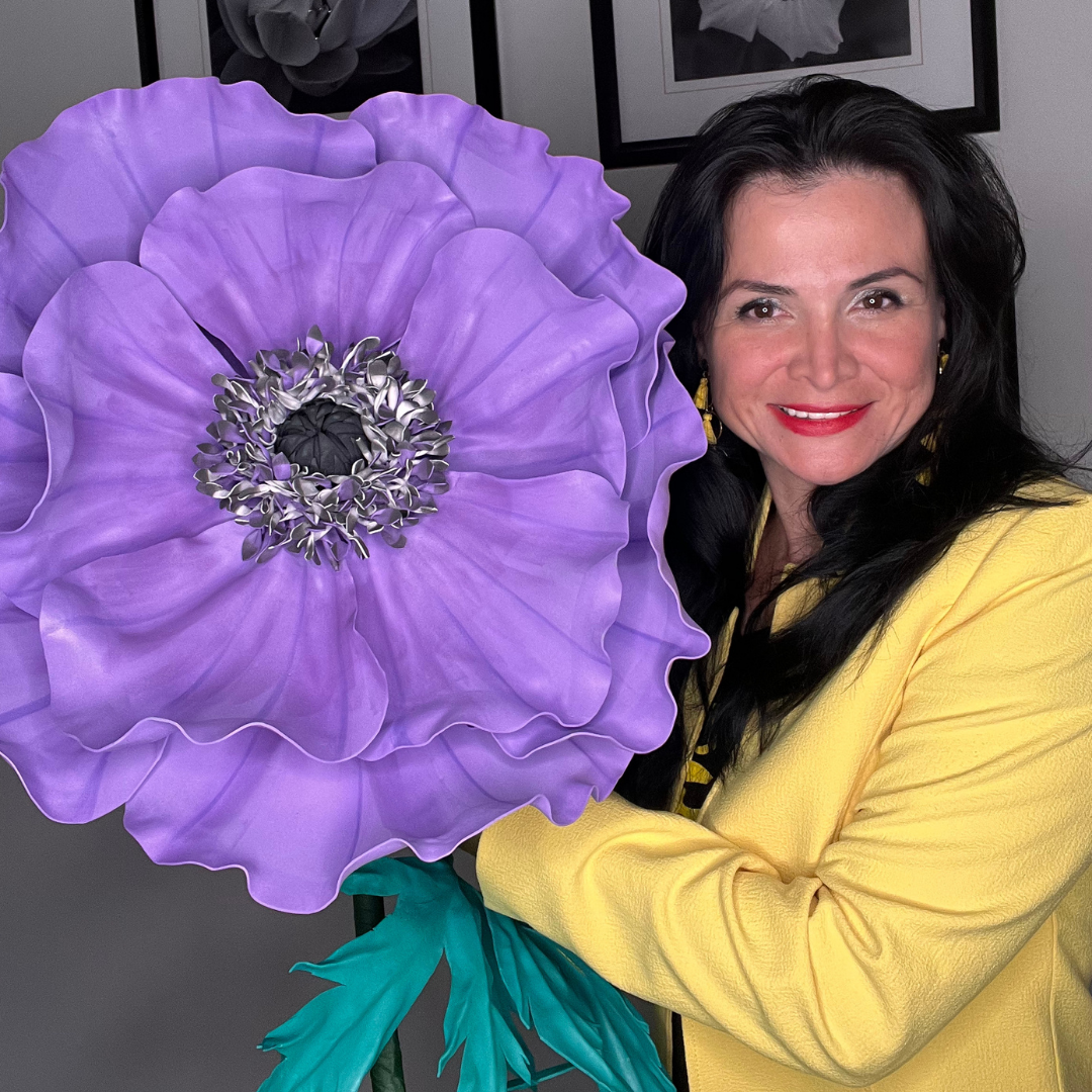 Tackle a new creative frontier with our art and craft DIY Giant Anemone Flower Kit